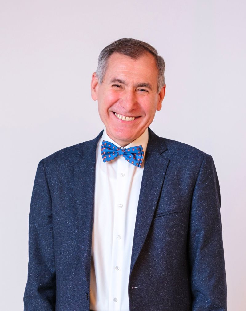Dr. Istrati Leon